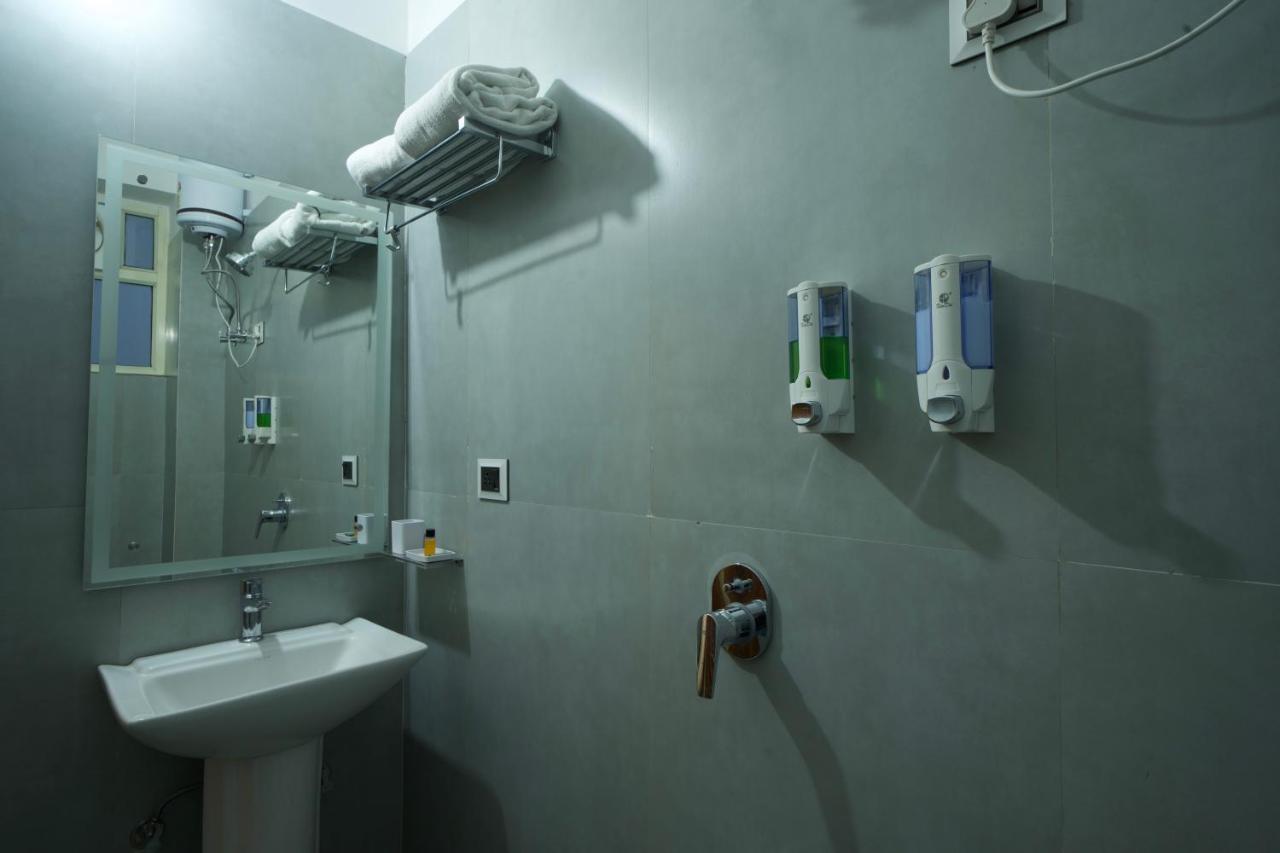 Dolphin Club Hotel Chinhat Luaran gambar