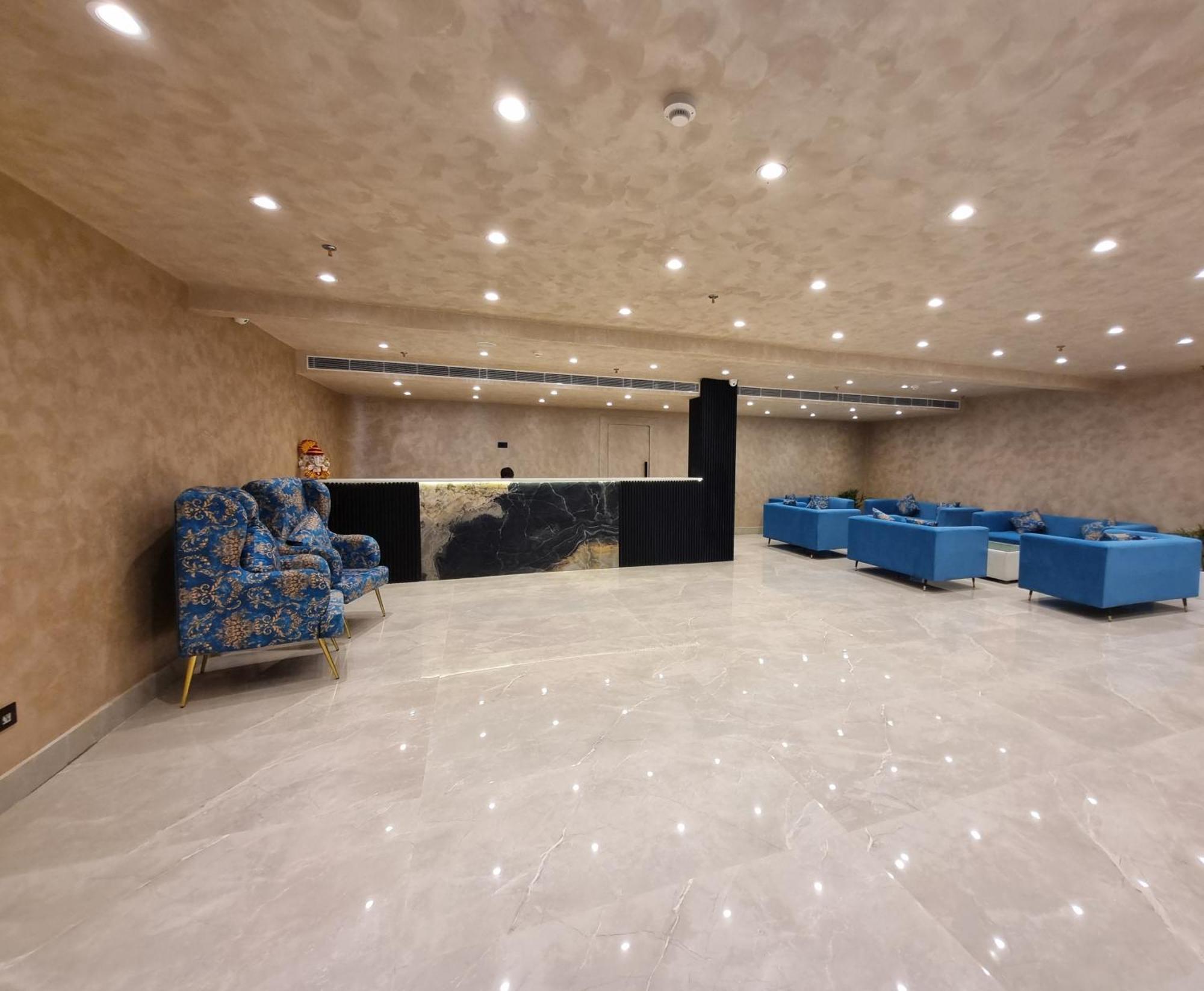 Dolphin Club Hotel Chinhat Luaran gambar